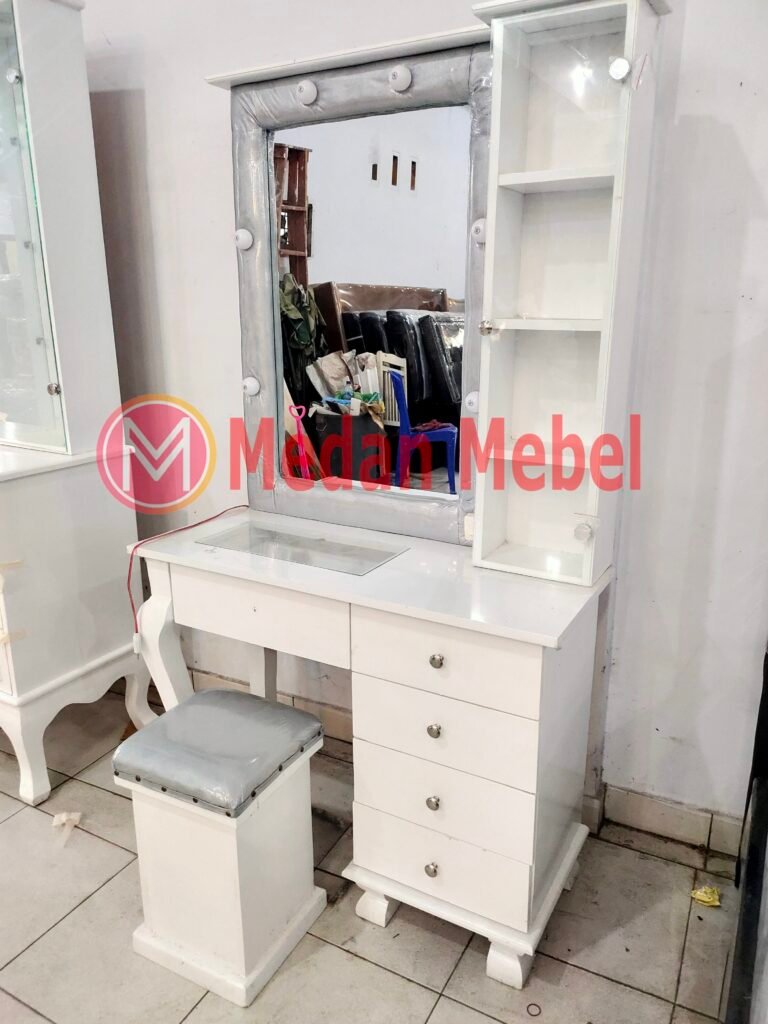 Meja Rias Modern